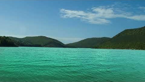 Mountain Lake. Parallax video. Cinemography. Video from one photo. Relax. Video in 4K 60fps.