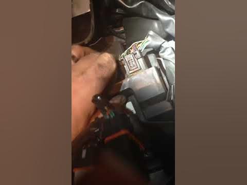 Goldwing 1800 - Démontage pour atteindre le filtre à air - YouTube