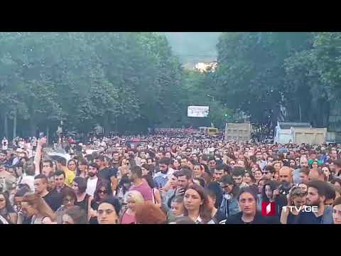 მთავარ პროკურატურასთან მიმდინარე აქციამ პარლამენტის შენობასთან გადაინაცვლა