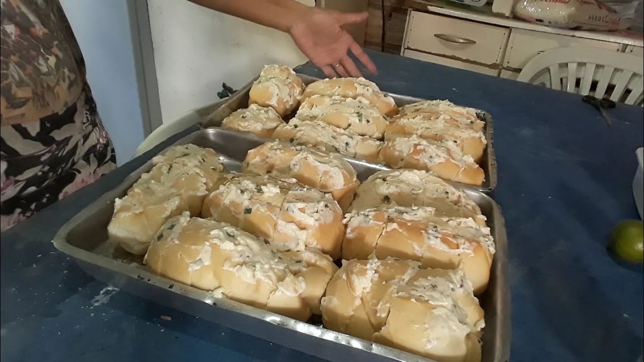 Como eu faço pão de alho - YouTube