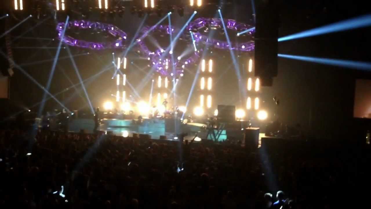 Example change the way you kiss me - live Brighton 2013