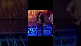 Download Lagu MORE SHOULDER💚#shorts #harrystyles #loveontour #xfactor #onedirection #fyp #edit MP3