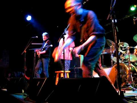 Les Little Searchers  : "Charlene" "She's a real scream" "I dig your wig"