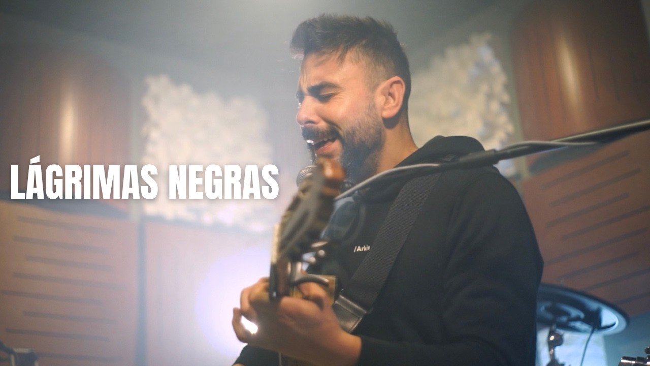 Que tiene Lágrimas negras, agua
