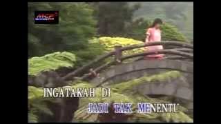 Yulia Yasmin - Moming | Dangdut [OFFICIAL]