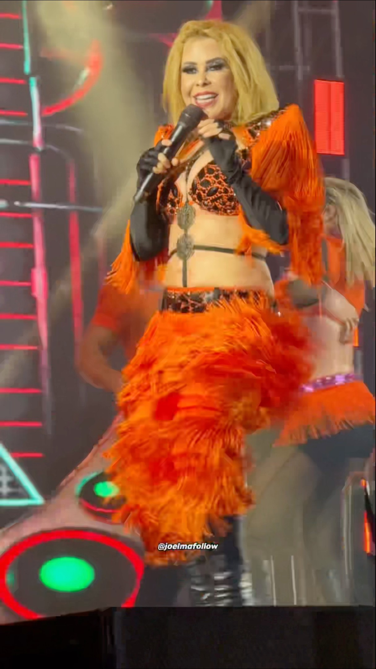 Joelma dançando lindamente