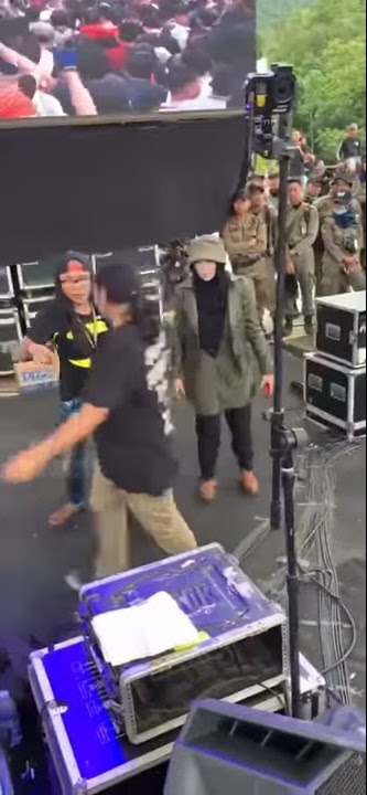 Slank duwet dengan ingka chisti di samarinda