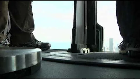 Visitors 'Tilt' for Views of Chicago