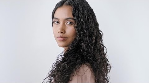 How to enhance curls and define coils with the Dyson Supersonic Nural™ hair dryer