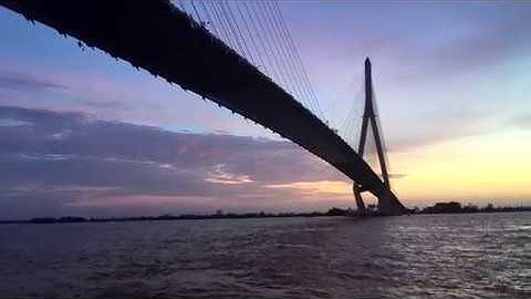 Câu cá chân cầu Cần Thơ