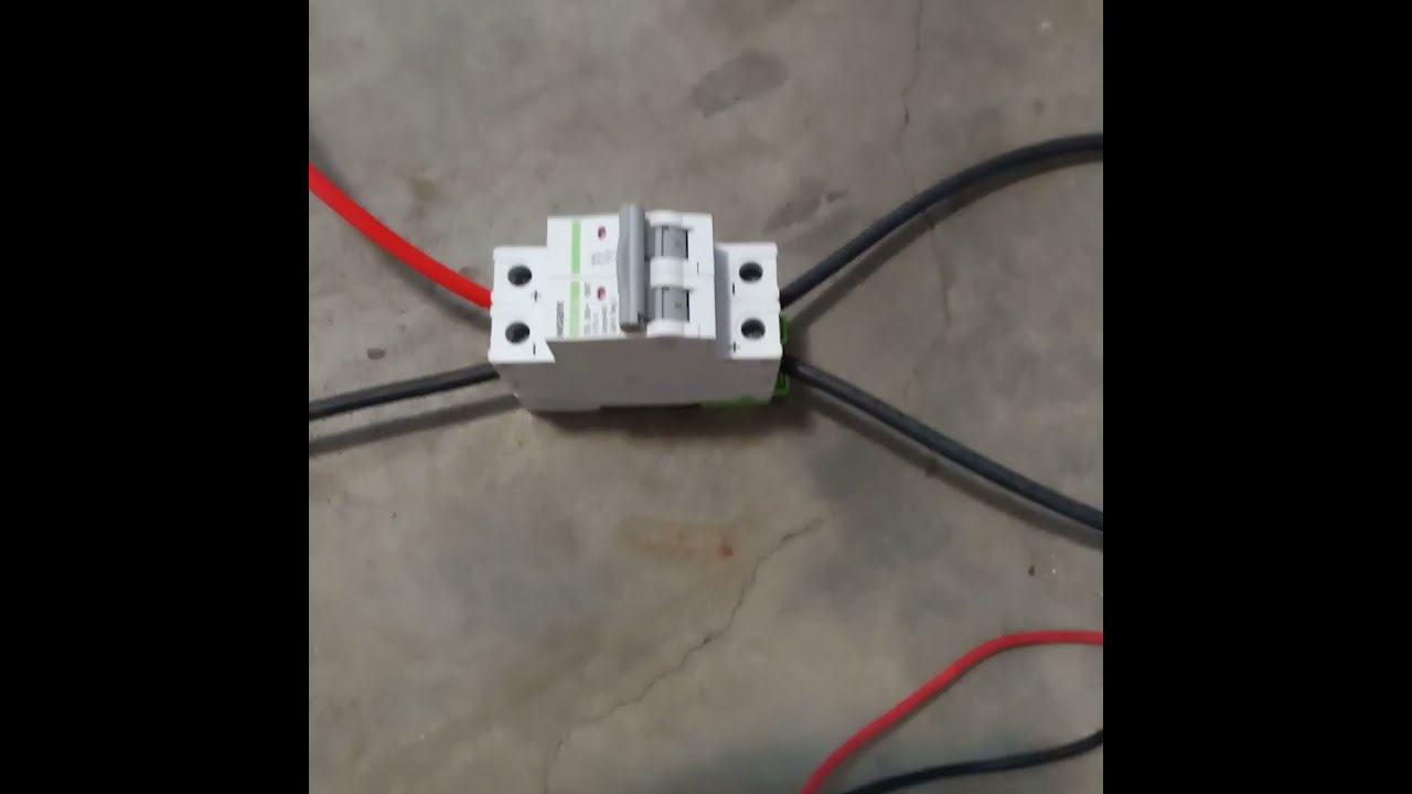 Testing Polarized DC Breaker Wired With CORRECT Polarity 