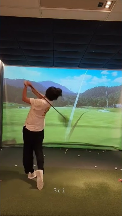 골린이 영상. Taehyung playing Golf ⛳🤩 #v #bts #vontwitter 💜