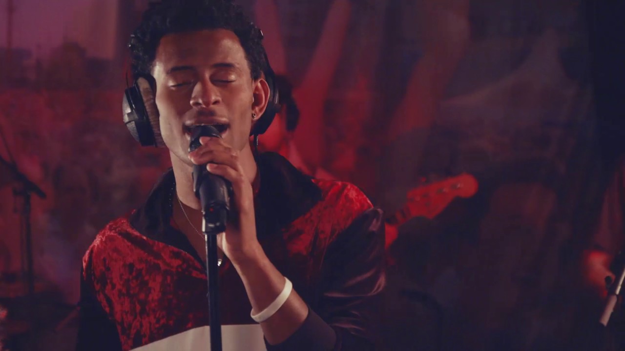 Watch Con Brio - Honey - Live uit Lloyd on YouTube Watch Con Brio - Honey - Live uit Lloyd on YouTube