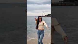 يا موج خدني معاك🌊 يا بحر غرقني🏊