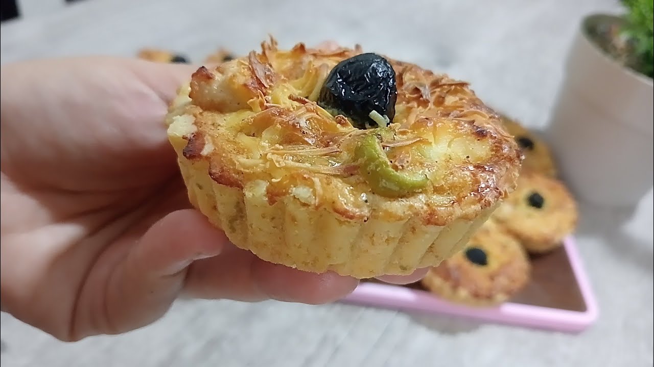 هاذ الوصفة عمرها ولا حشمتني مني كيش بعجينة الملعقة السحرية ذوب فالفم مع حشو كامل يسقسوني عليه بنين😋