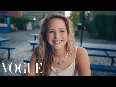 Wideo: Igrzyska śmierci „Jennifer Lawrence pozowała do Vogue - z psami”