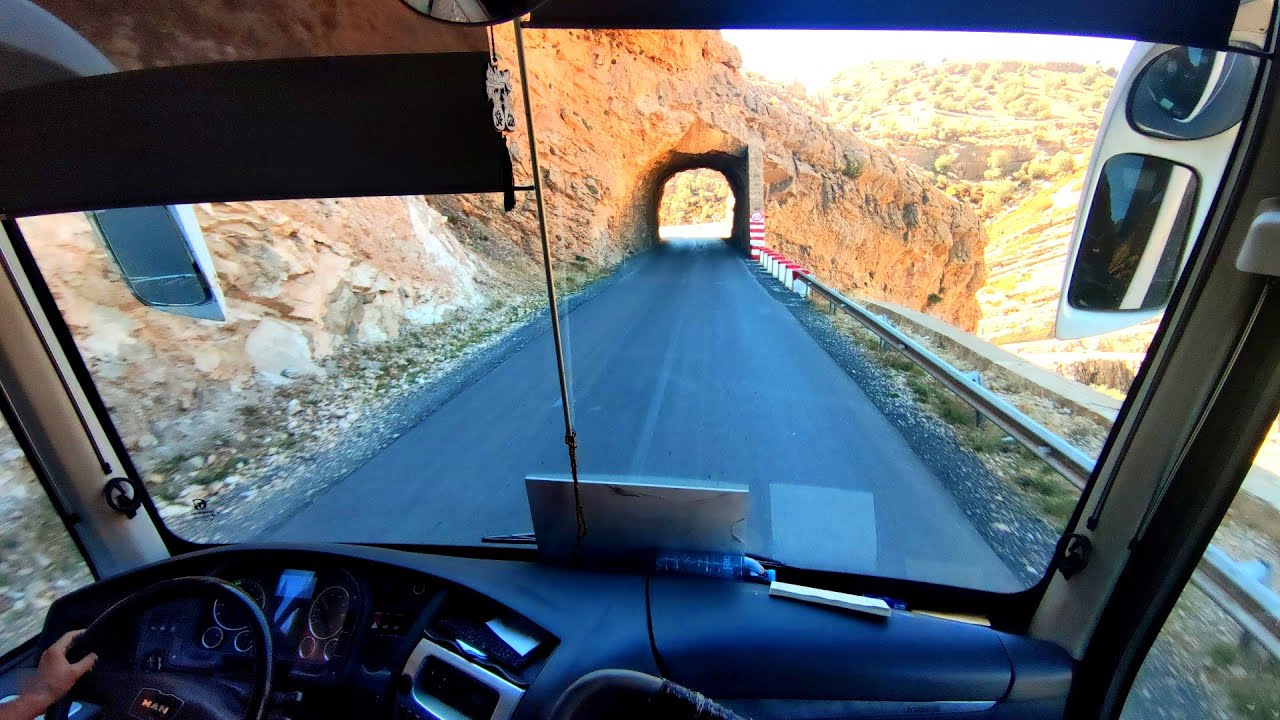 جولة من مدينة صفرو إلى مدينة الراشيدية مع حافلات الغوم صحراء بنغمات أطلسية ايمان الحاجب