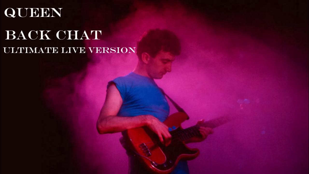 Queen back. Джон Дикон. John Deacon 1982. Джон Дикон бас гитарист. Джон Дикон 2022.