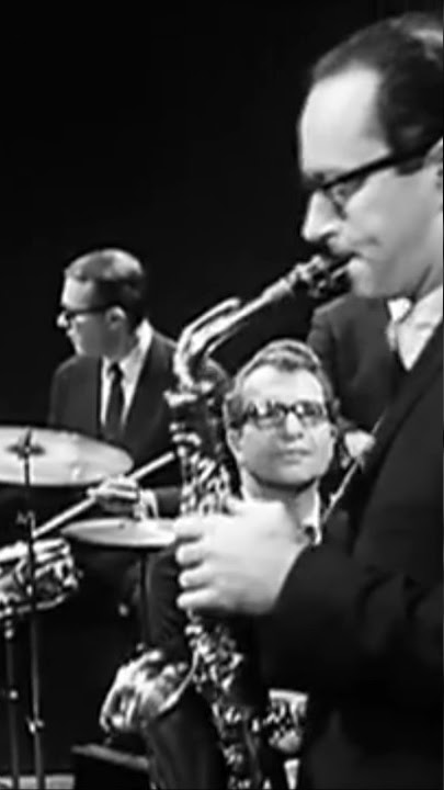 Download lagu Dave Brubeck - Take Five ( best Jazz song ever!)