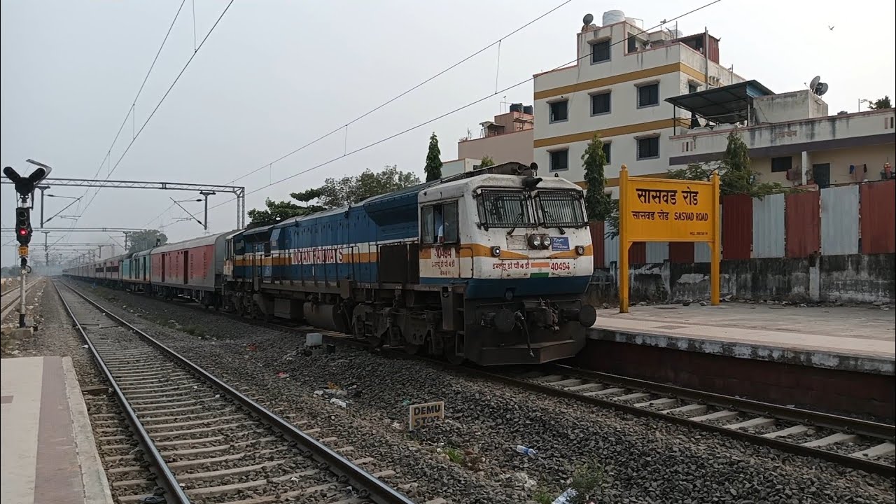 KJM WDP-4D with 12781 Mysuru - Hazrat Nizamuddin Swarna Jayanti SF Express