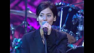 Natalie Imbruglia - Torn (Live On 1998 ARIA Awards)