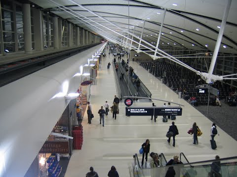 Video: Una guía de aeropuertos cerca de Detroit