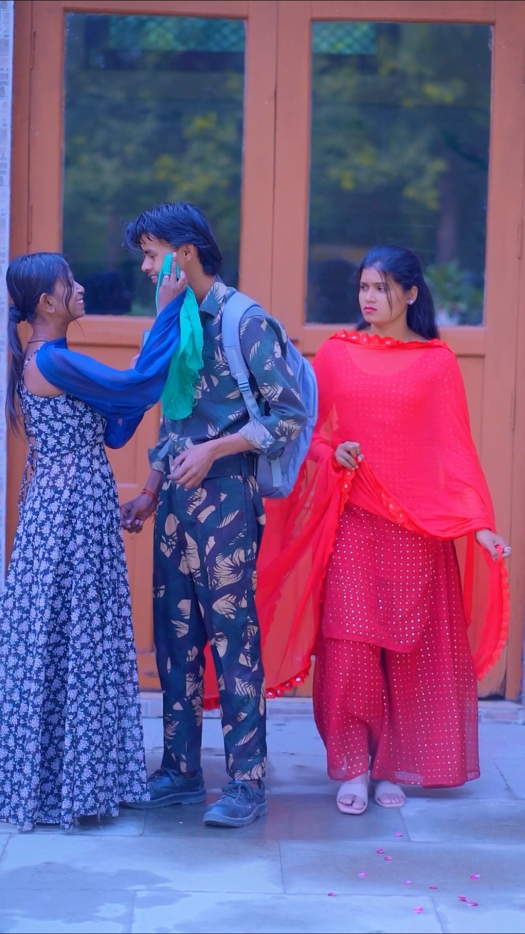 Banke tera saya me sab se pahle tera nam lu
