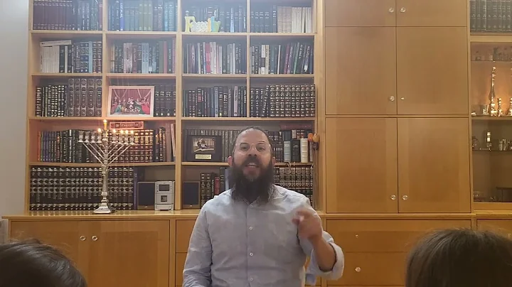 What we learn from the Dreidel. . Rabbi Dovid Katz Chabad West Hampstead Shabbat Chanuka!