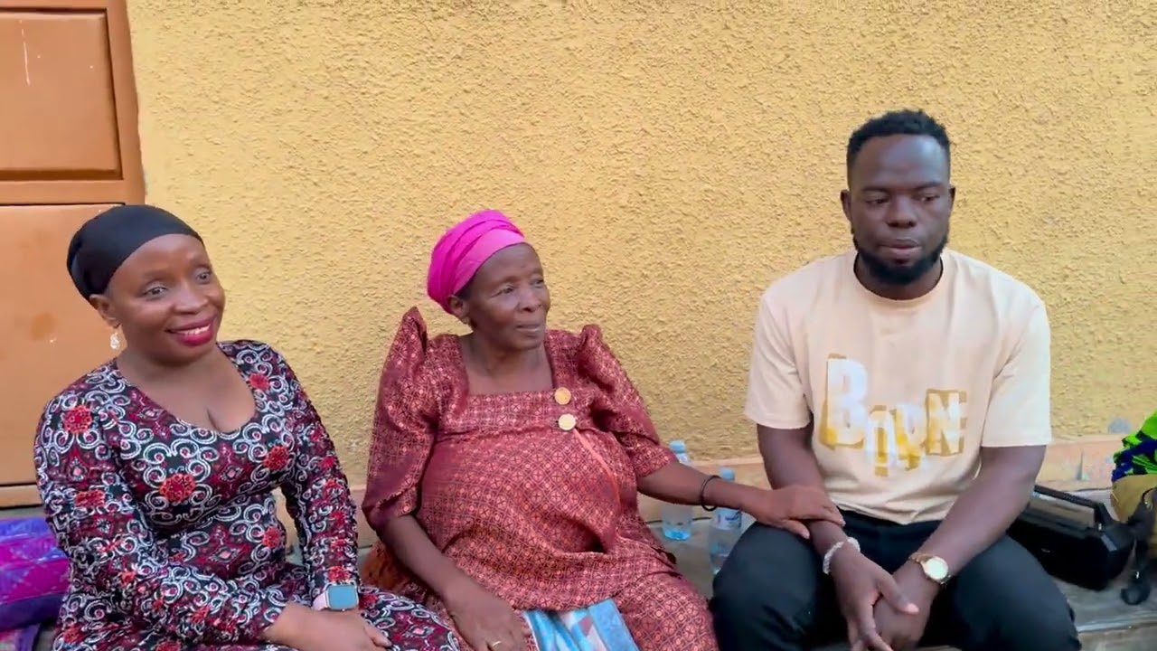 CHRIS EVANS COURTESY VISIT TO STABUA NATOORO'S PARENTS