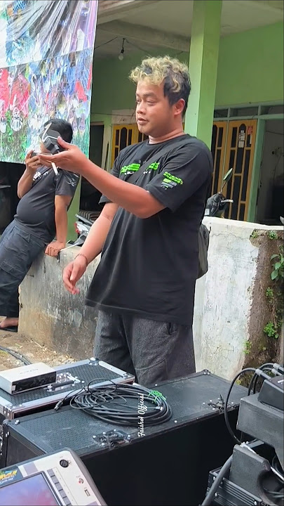 kira² apa yg pegang MEMED?