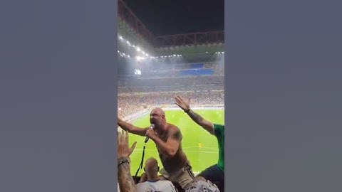 Lanciacori della Curva Nord Inter Milano lancia il Coro "Io Giro l'Italia per Te"
