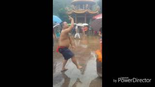 觸口龍隱寺。進香了