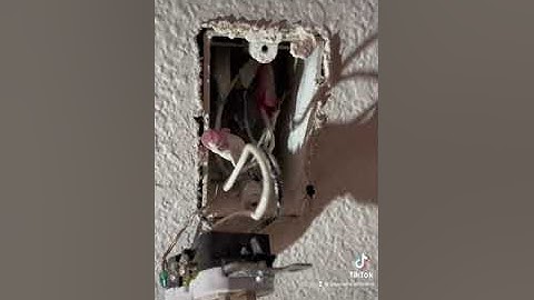 What to Do If Your Outlet Stopped Working, but the Breaker Isn’t Tripped?