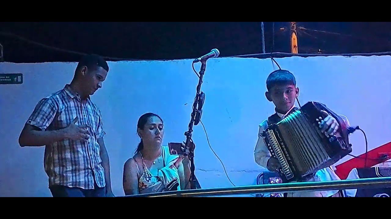 Niño toca como alfredo escudero 