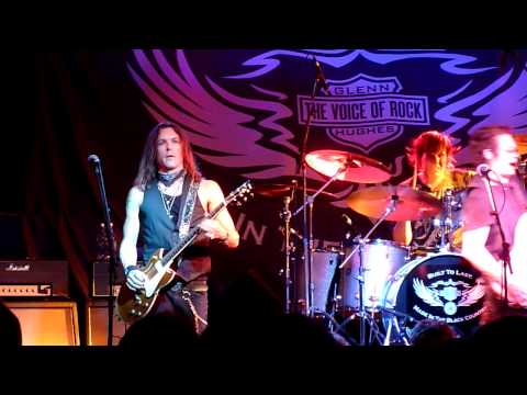 Can't Stop The Flood 'Live' Glenn Hughes, Bilston ...