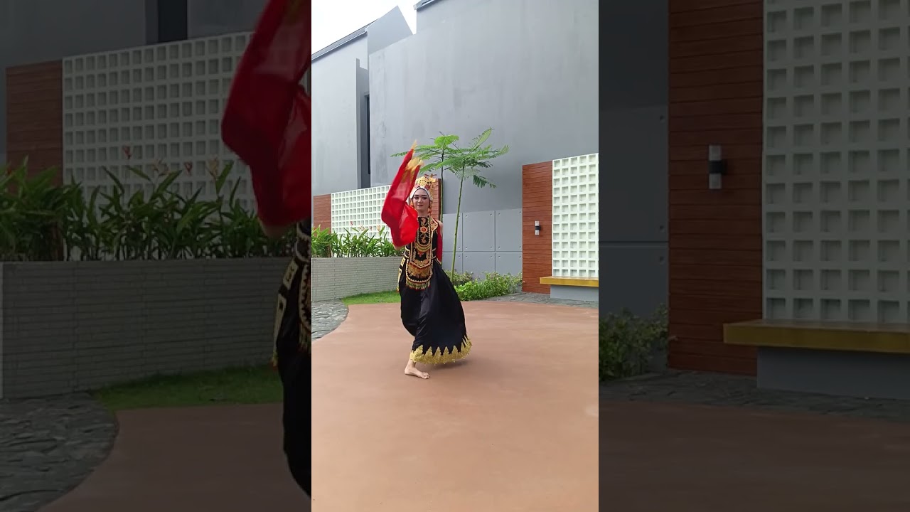 Tari Gama Gandrung.. by eilen yaqutah 