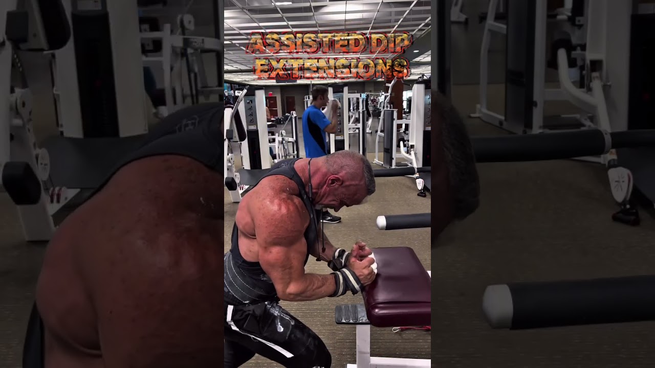TRICEPS ASSISTED DIP EXTENSIONS #triceps #workout #muscle #exercise #motivation #pump