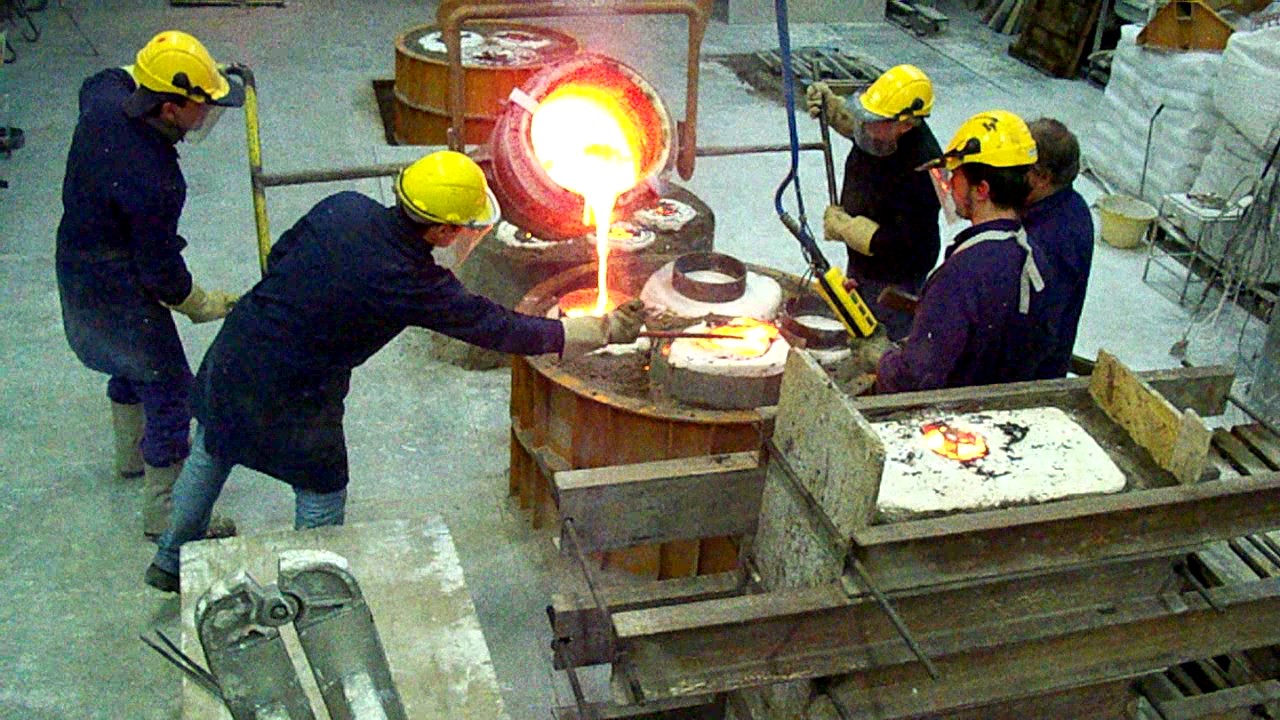 Fusione colata di bronzo alla Salvadori Arte fonderia artistica art foundry