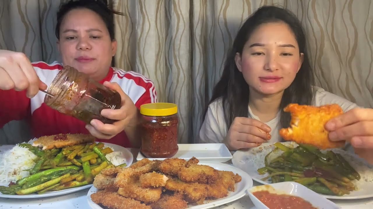 काचो अदुवा राखेर बनाएको कालो दाल,पिरो अचारको साथमा salmon fish fry