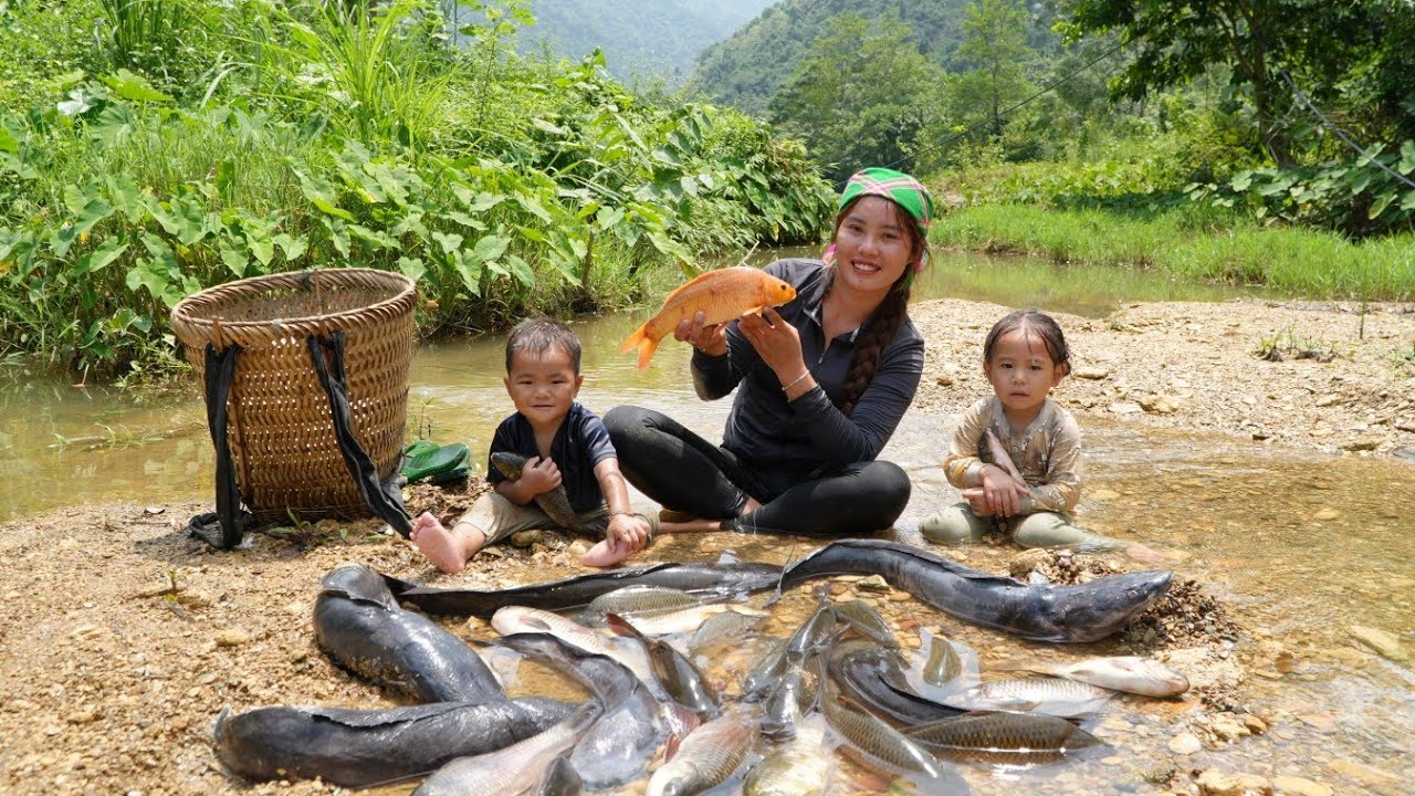 30 days and nights with my little daughter catching giant fish on rainy days to sell at the market