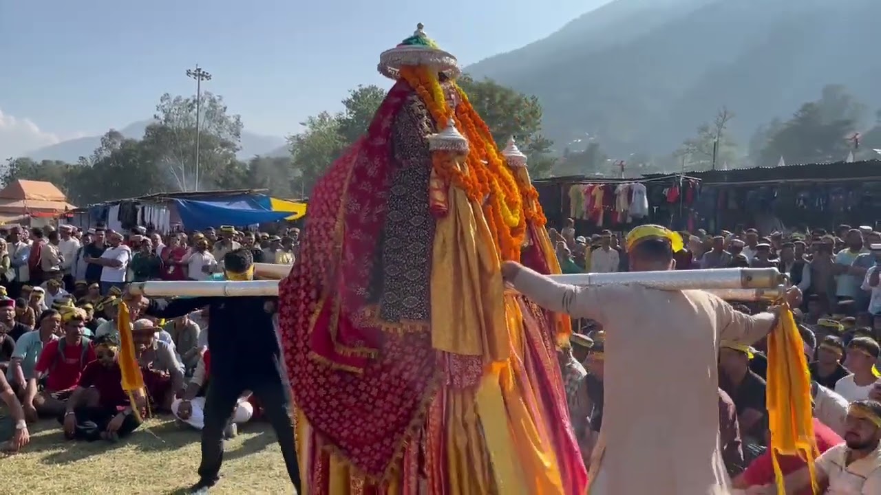 365 साल के बाद दशहरा उत्सव में भाग लेने पहुंचे देवता कुई कांडा नाग