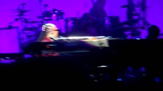 Stevie Wonder "Knocks Me Off My Feet" Clip