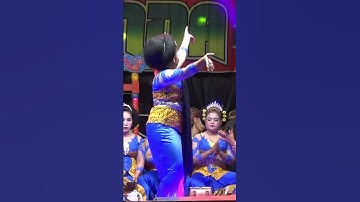 GOYANG JAIPONG MENCUG PENARI CANTIK. JAIPONGAN MELINDA BEKASI. #shortvideo  #shorts