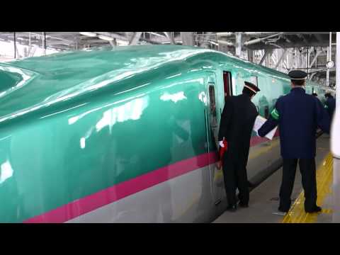 祝！E5系デビュー　東京駅発下り一番列車「はやぶさ1号」　新青森到着