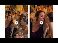 PENDANT QUE CAN PARLE D AMOUR LES DEUX FEMMES DE SA V聴E PARTAGENT UN JOL聴 MOMENT PENDANT QUE CAN PARLE D AMOUR LES DEUX FEMMES DE SA V聴E PARTAGENT UN JOL聴 MOMENT