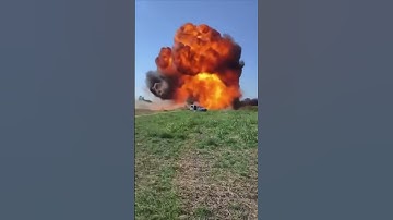 Incredible footage of a wrong execution of a barrel roll