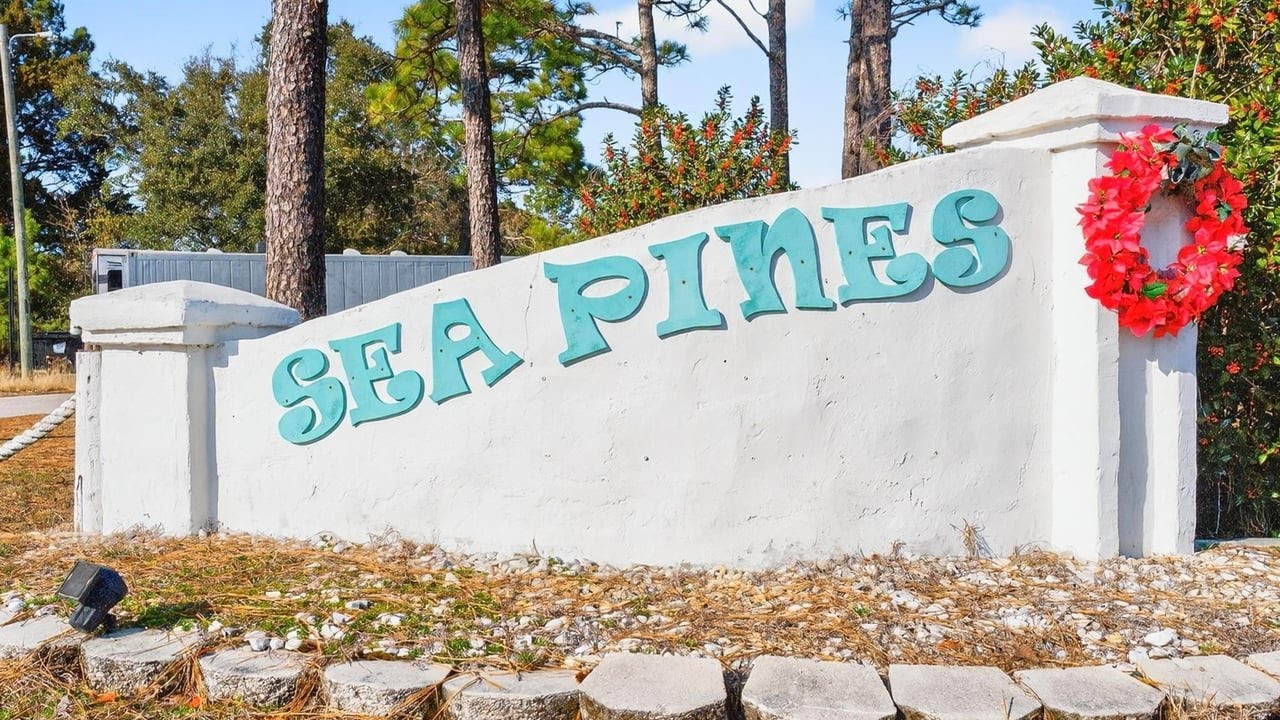 4393 Sea Pnes Dr SE, Southport, NC