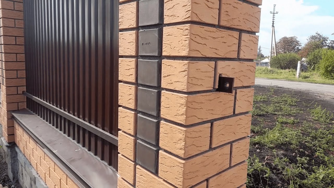 Разбираем кирпичные столбы! Усиление столбов под ворота. - YouTube