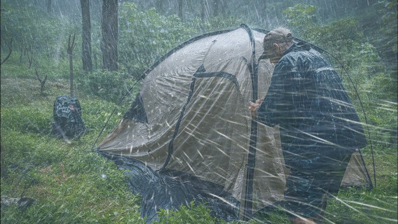 💯 AMAZING CAMPING IN HEAVY RAIN AND THUNDER ⛈️ RELAXING BY THE RIVER ...