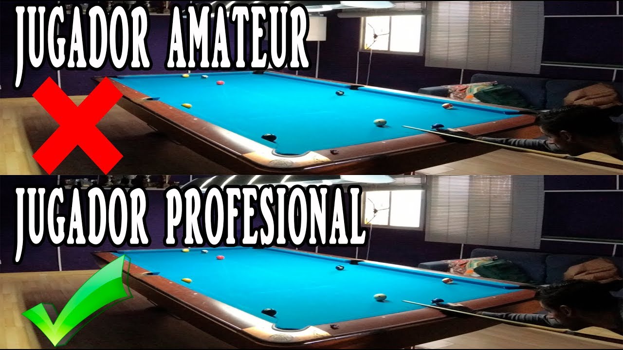 Joven jugador de billar profesional que encuentra la mejor solución y el  ángulo correcto en el juego deportivo billard o snooker pool